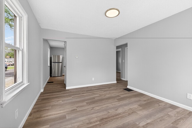 Building Photo - 1406 E 18th Ave