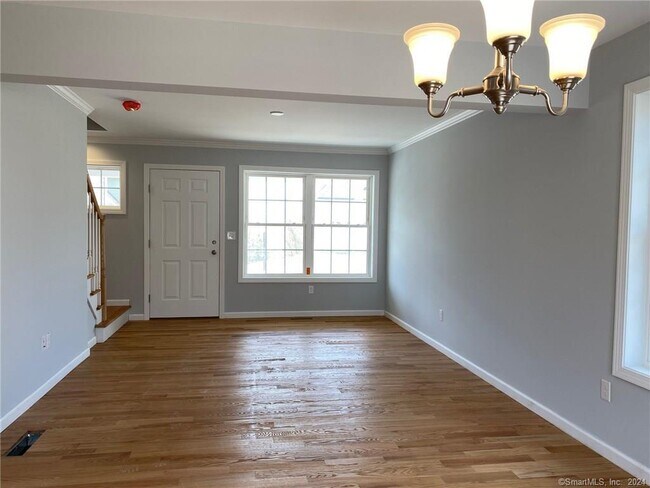Foto del edificio - 39 Rowland Farm Rd
