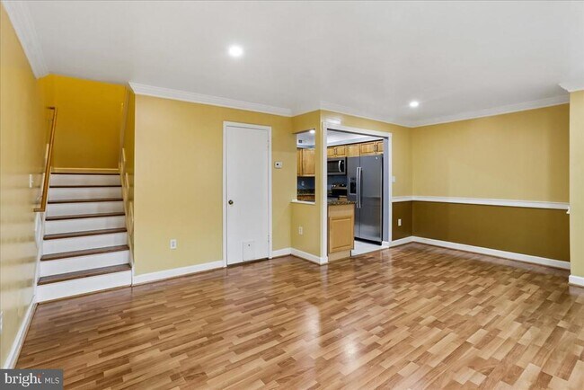 Foto del edificio - 2867 Shepperton Terrace