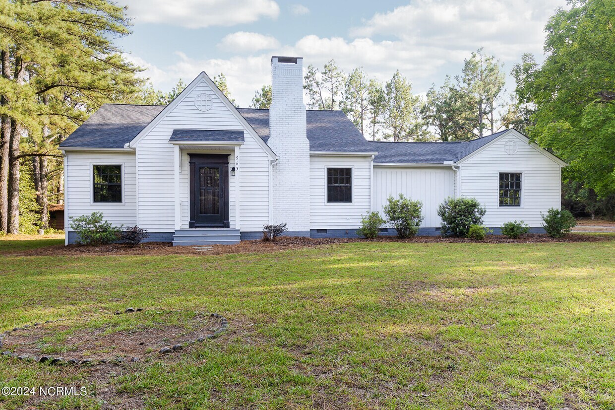 Primary Photo - 563 Eagle Springs Rd
