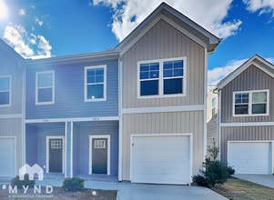 Building Photo - 122b Fosters Gln Pl