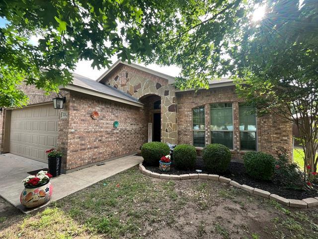 Foto principal - 221 Spring Hollow Dr