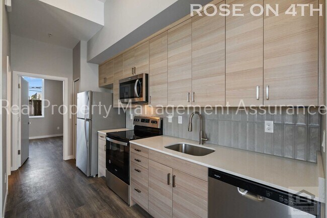 Foto del edificio - Brand New 1BR/1BA Apartments in the Heart ...