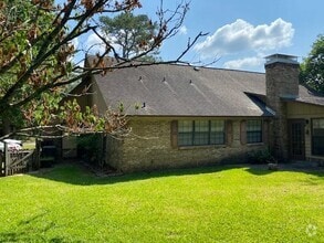 Building Photo - 2300 Aster Way