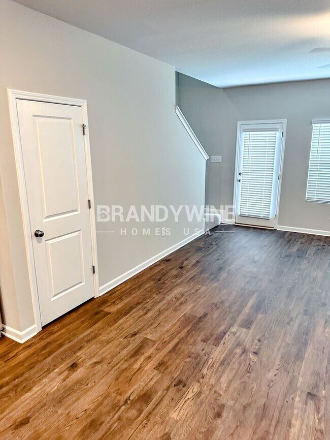 Building Photo - 202 Crestview Wy