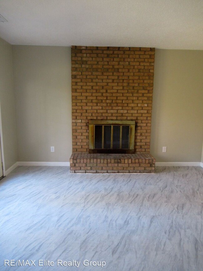 Building Photo - 3 br, 2 bath House - 102 Walnut Creek Drive
