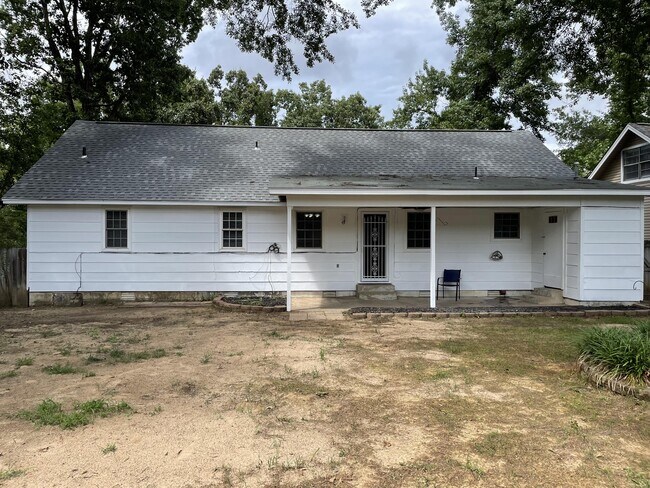 Foto del edificio - 1208 Essex Ln