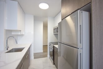 Building Photo - Bristol Tower