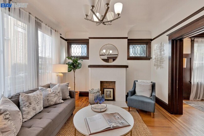 Foto del edificio - 541 Foothill Blvd