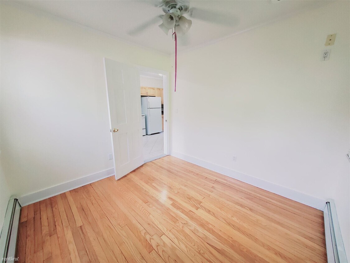 Building Photo - 1 br, 1 bath Condo - 26 Lyon Ave Apt 2