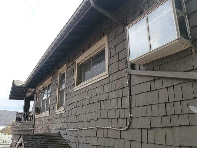 Building Photo - 106 Ruskin Dr