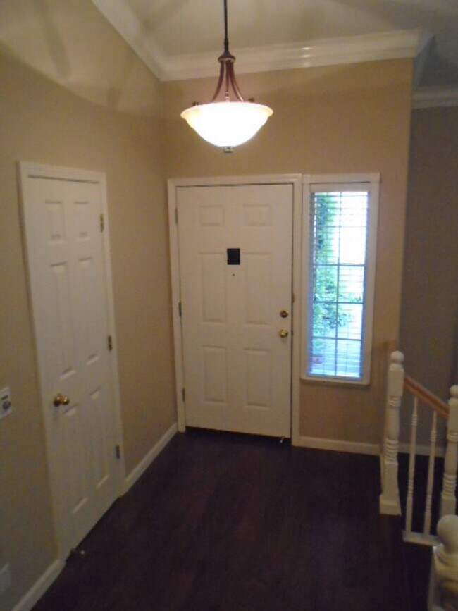 Foto del edificio - NICE TWO STORY, 3 BEDROOM, 3 FULL BATHROOM...