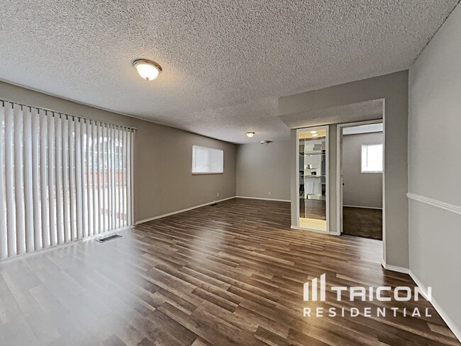 Foto del edificio - 1720 Trabert Way
