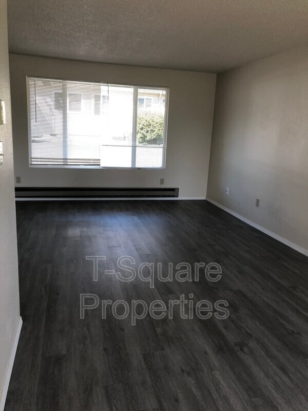 Building Photo - 601 Ave A