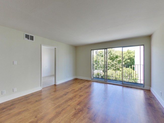 Building Photo - 1761 Vallejo St