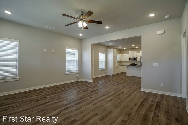 Foto del edificio - 4 br, 3.5 bath House - 626 N Salem Rd