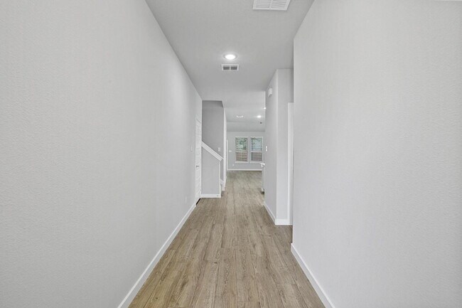 Building Photo - 1111 Birchwood Ln