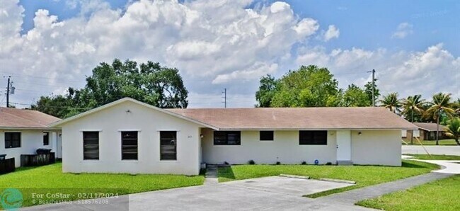 Building Photo - 207 N 59th Ave