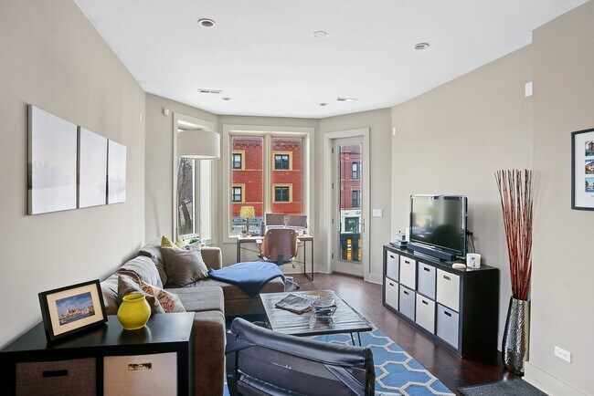 Foto del edificio - 1257 W Addison St