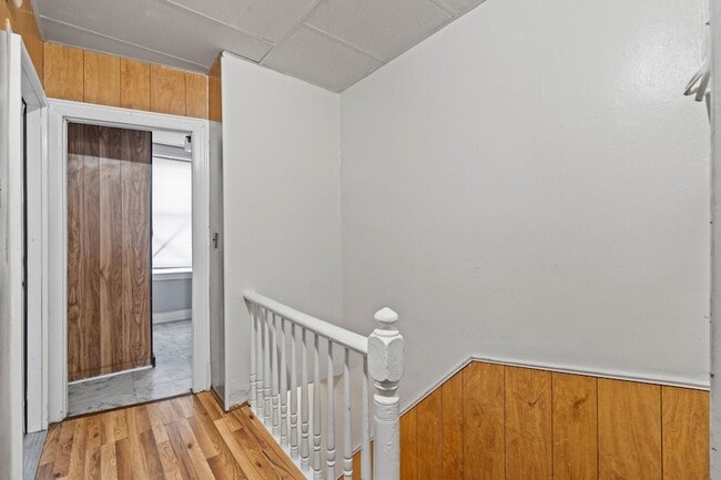 Building Photo - 61 Clendenny Ave