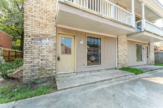 Building Photo - 3422 Yorkfield Dr