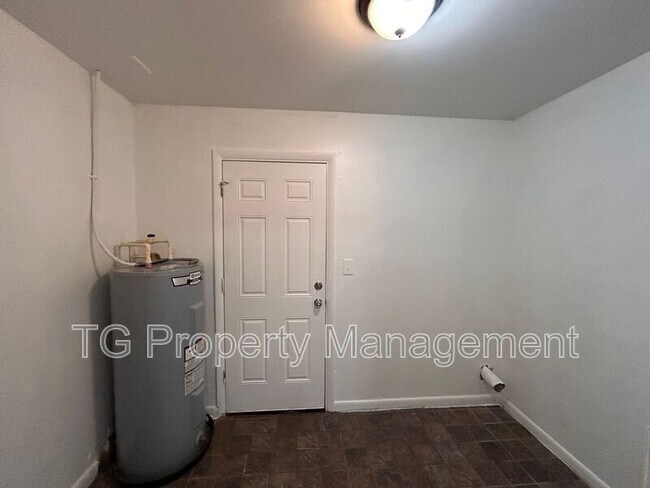 Foto del edificio - 9124 Devonshire Blvd