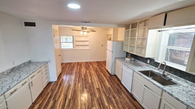 Foto del edificio - 108 W 27th St