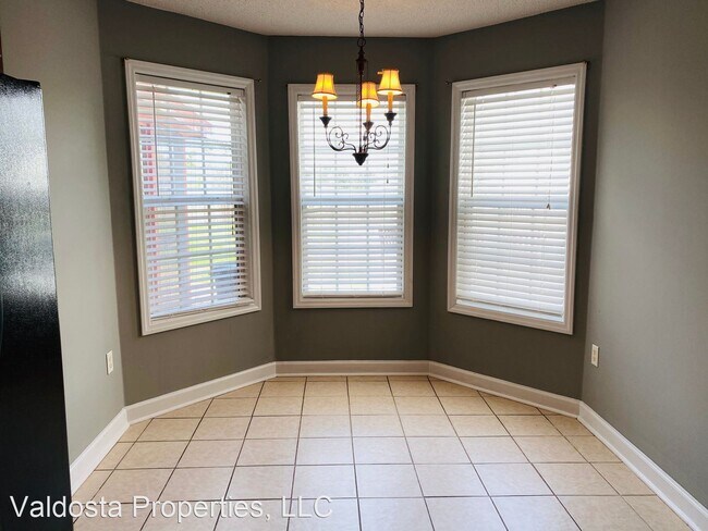 Foto del edificio - 3 br, 2 bath House - 38 Ard. Rd