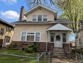 Building Photo - 3505 18th Ave S