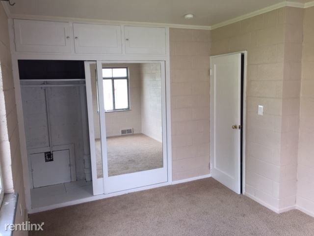 Building Photo - 3 br, 1.5 bath House - 776 E Vine St