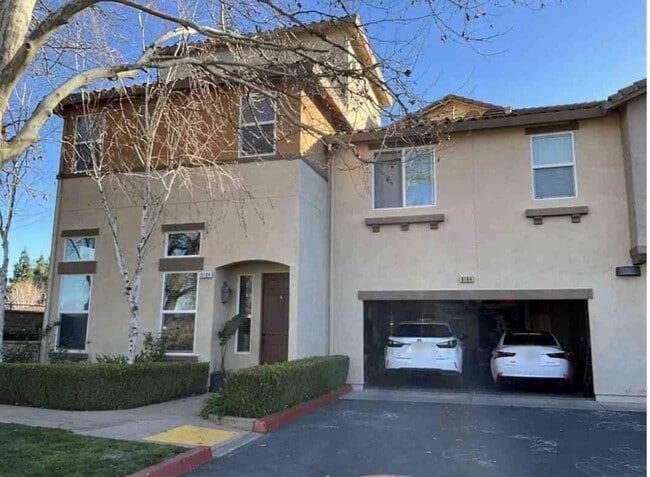 Building Photo - 2580 W El Camino Ave