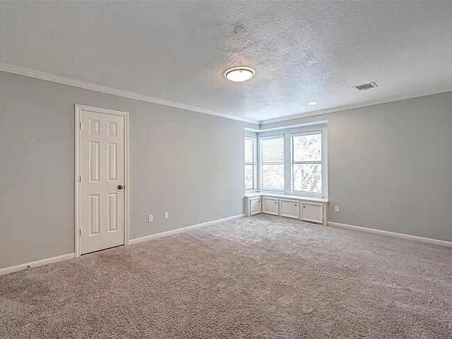 Building Photo - 911 Montview Dr