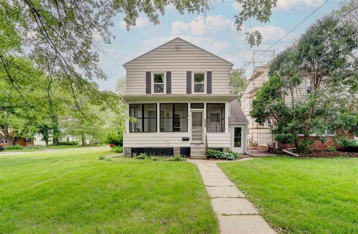 Primary Photo - $1,250 | 2 Bedroom, 1 Bathroom 1st Floor A...