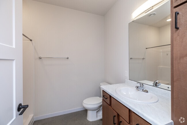 Studio - 432SF - Bathroom - Vanne