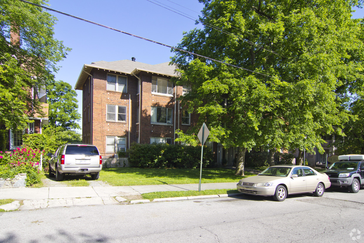 Primary Photo - Hilltop Apartments