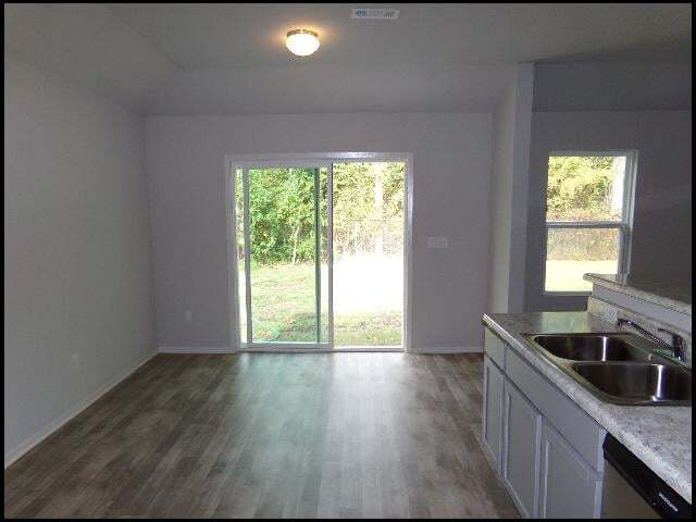 Building Photo - 30 Avant Garde Dr