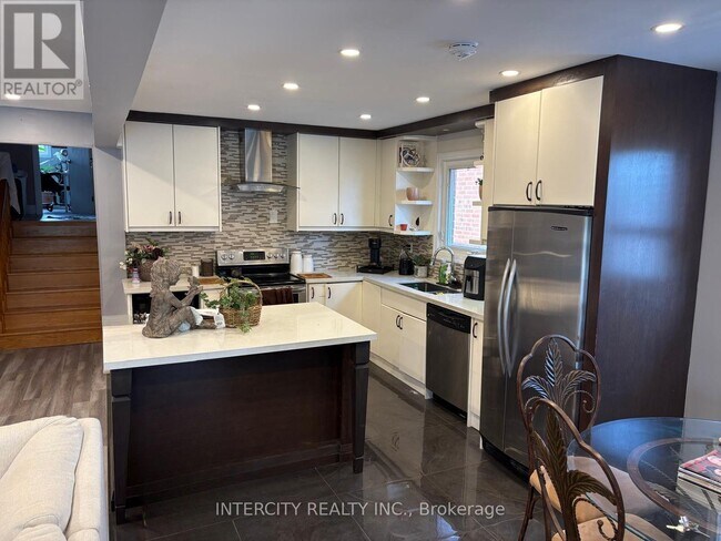 Photo du bâtiment - 183 Misty Meadow Dr