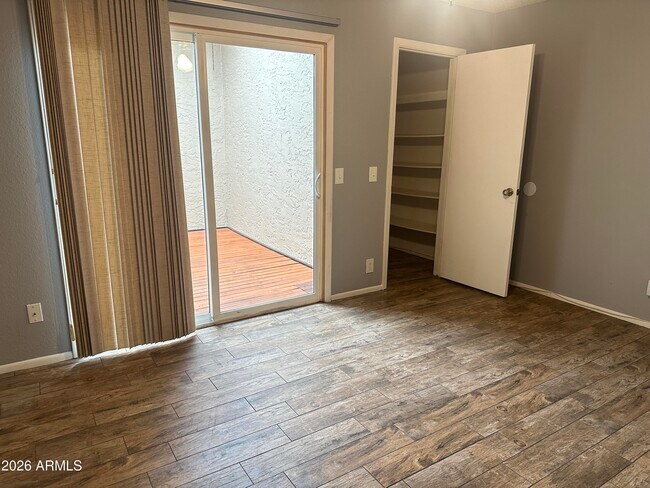 Foto del edificio - 3029 W Sierra St