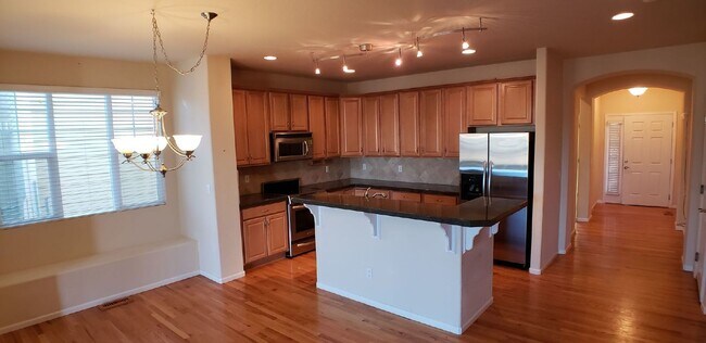 Foto del edificio - 2354 Robindale Way