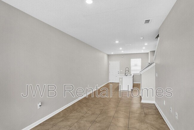 Foto del edificio - 540 Running Wds St