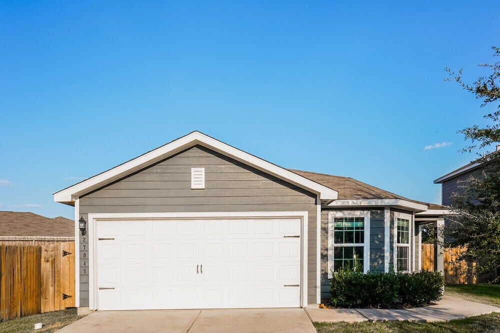 Foto principal - 27049 Leonardo Dr