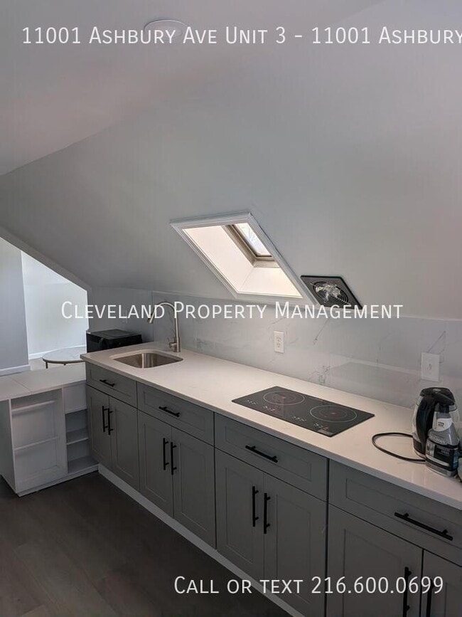 Foto del edificio - 11001 Ashbury Ave