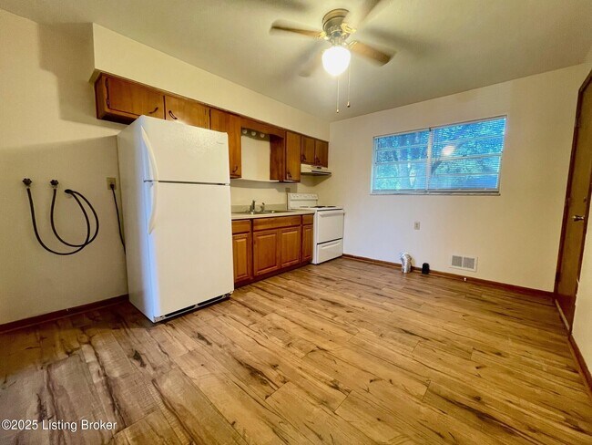 Foto del edificio - 10410 Torrington Rd