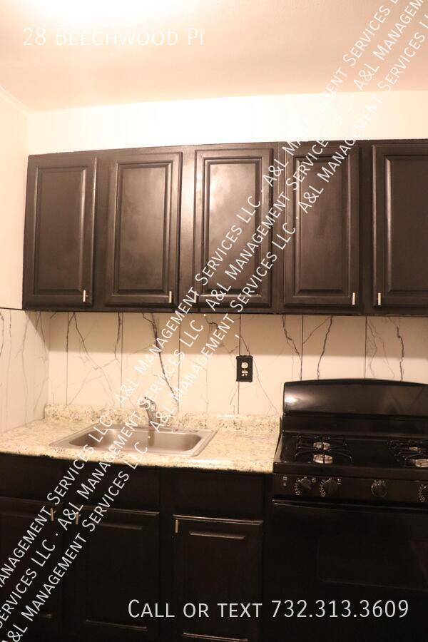 Foto del edificio - 28 Beechwood Pl