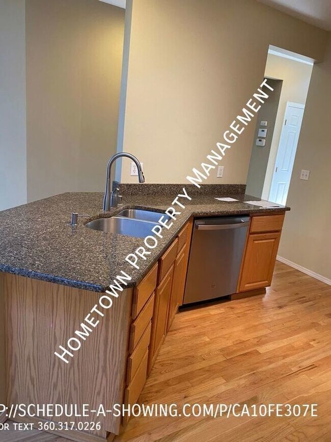 Building Photo - 3 bedroom 2.5 bath SFH available in DuPont