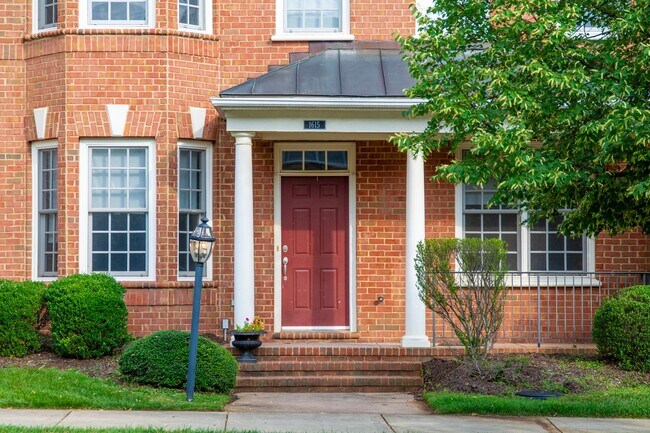 Building Photo - 1615 Old Trail Dr