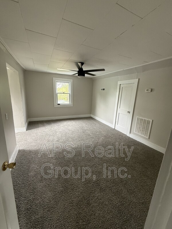 Foto del edificio - 479 Indian Grove Church Rd