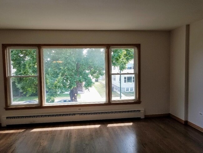 Building Photo - 5860 W Gunnison St