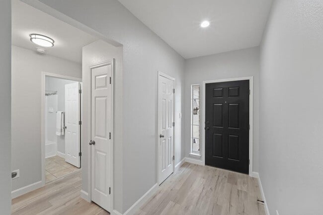 Building Photo - 3529 Shiraz Loop