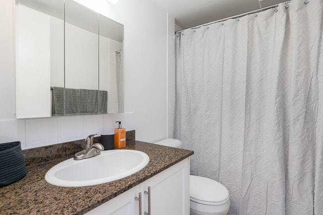 Building Photo - Somerset